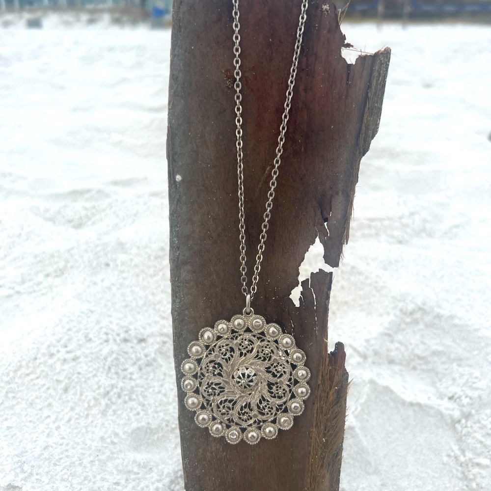 Vintage Silver tone round filigree pendant necklace